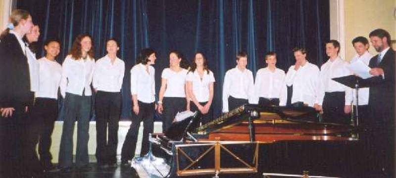 "Voiceworks" from Chipping Norton School at the 2002 Festival conducted by Peter Hunt (right)