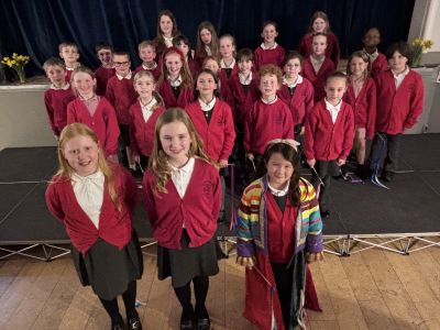 Blake School Choir receiving the Robin Martin Oliver Award